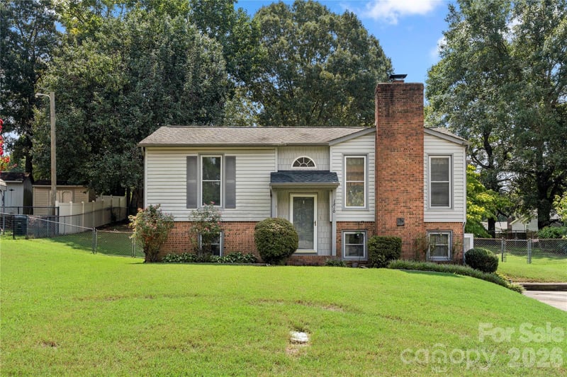 1810 Oak Hollow Road, Gastonia, NC - 4 beds, 2 baths, 1,861 sqft - $320,000