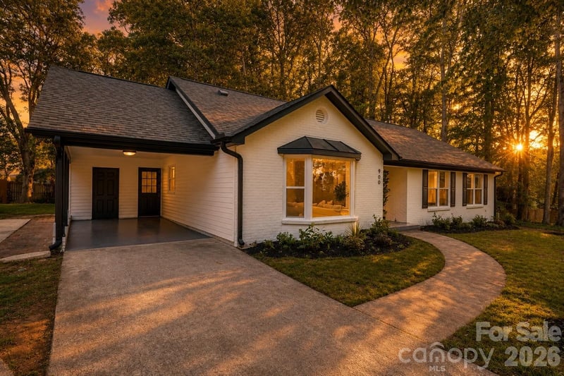 900 Burtonwood Circle, Charlotte, NC - 3 beds, 2 baths, 1,670 sqft - $569,900