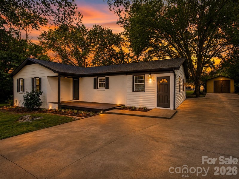 4209 Heatherstone Drive, Gastonia, NC - 3 beds, 2 baths, 1,404 sqft - $284,999