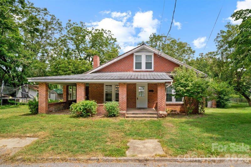 116 Whitesides Street, Cherryville, NC - 2 beds, 2 baths, 1,460 sqft - $219,000