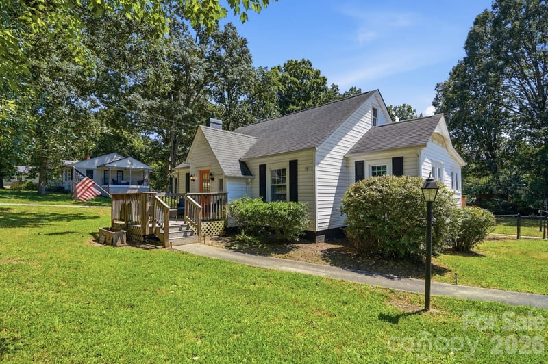 1901 Linwood Road, Gastonia, NC - 3 beds, 2 baths, 1,750 sqft - $300,000