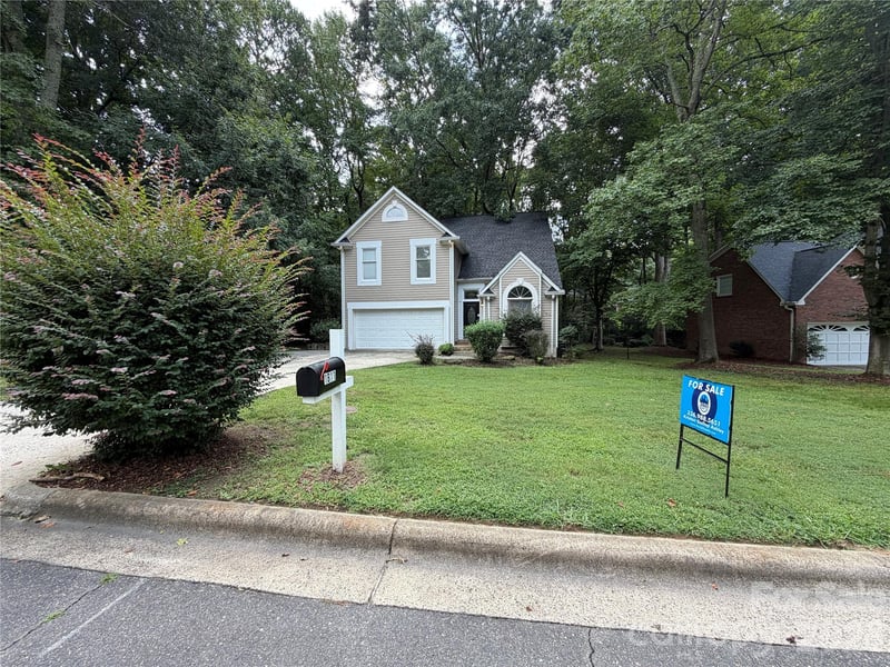 1611 Plantation Trail, Gastonia, NC - 3 beds, 2.5 baths, 1,973 sqft - $339,900