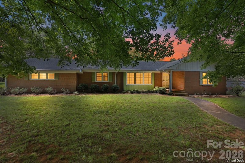 215 E Park Avenue, Granite Quarry, NC - 3 beds, 2.5 baths, 2,372 sqft - $430,000