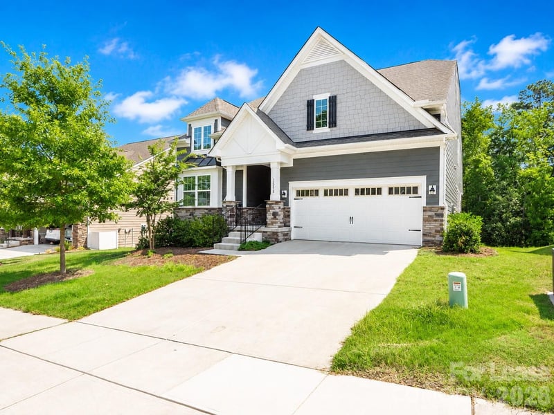 15718 Aviary Orchard Way, Charlotte, NC - 4 beds, 3 baths, 3,005 sqft - $3,690