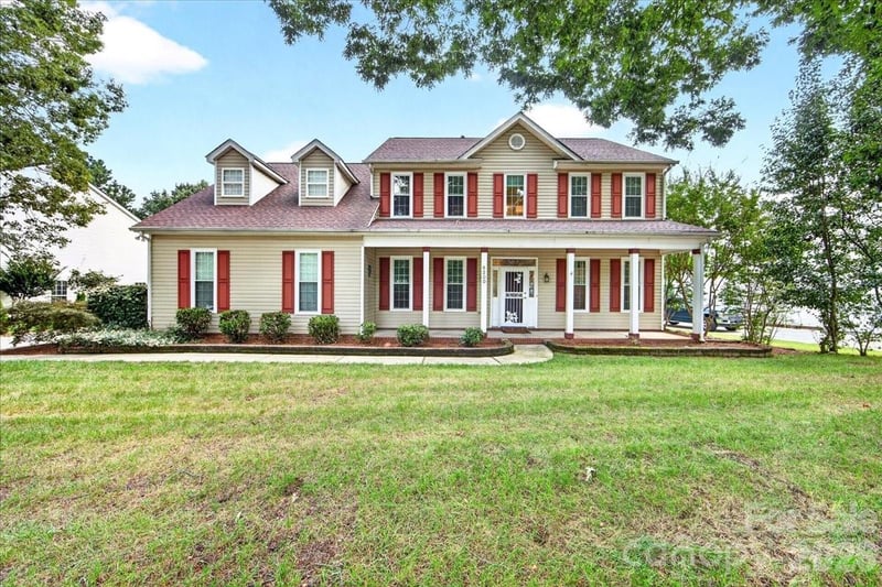 6200 Greengate Lane, Waxhaw, NC - 4 beds, 3 baths, 2,669 sqft - $595,000
