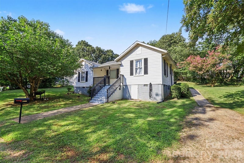 2878 Millstone Drive, Gastonia, NC - 3 beds, 2 baths, 1,163 sqft - $255,000
