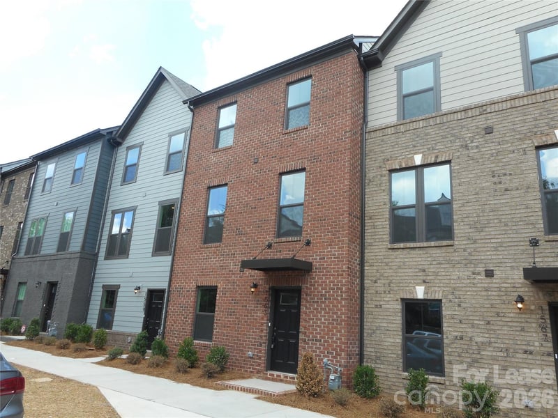 1563 S Church Street, Charlotte, NC - 4 beds, 3.5 baths, 2,125 sqft - $4,000
