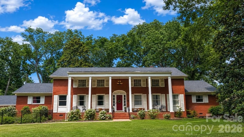201 S Main Street, Mount Gilead, NC - 3 beds, 2.5 baths, 3,702 sqft - $614,500
