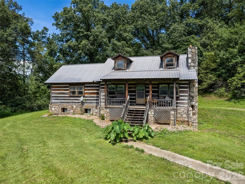 831 Qualla Road, Waynesville, NC - 3 beds, 1 bath, 1,474 sqft - $385,000