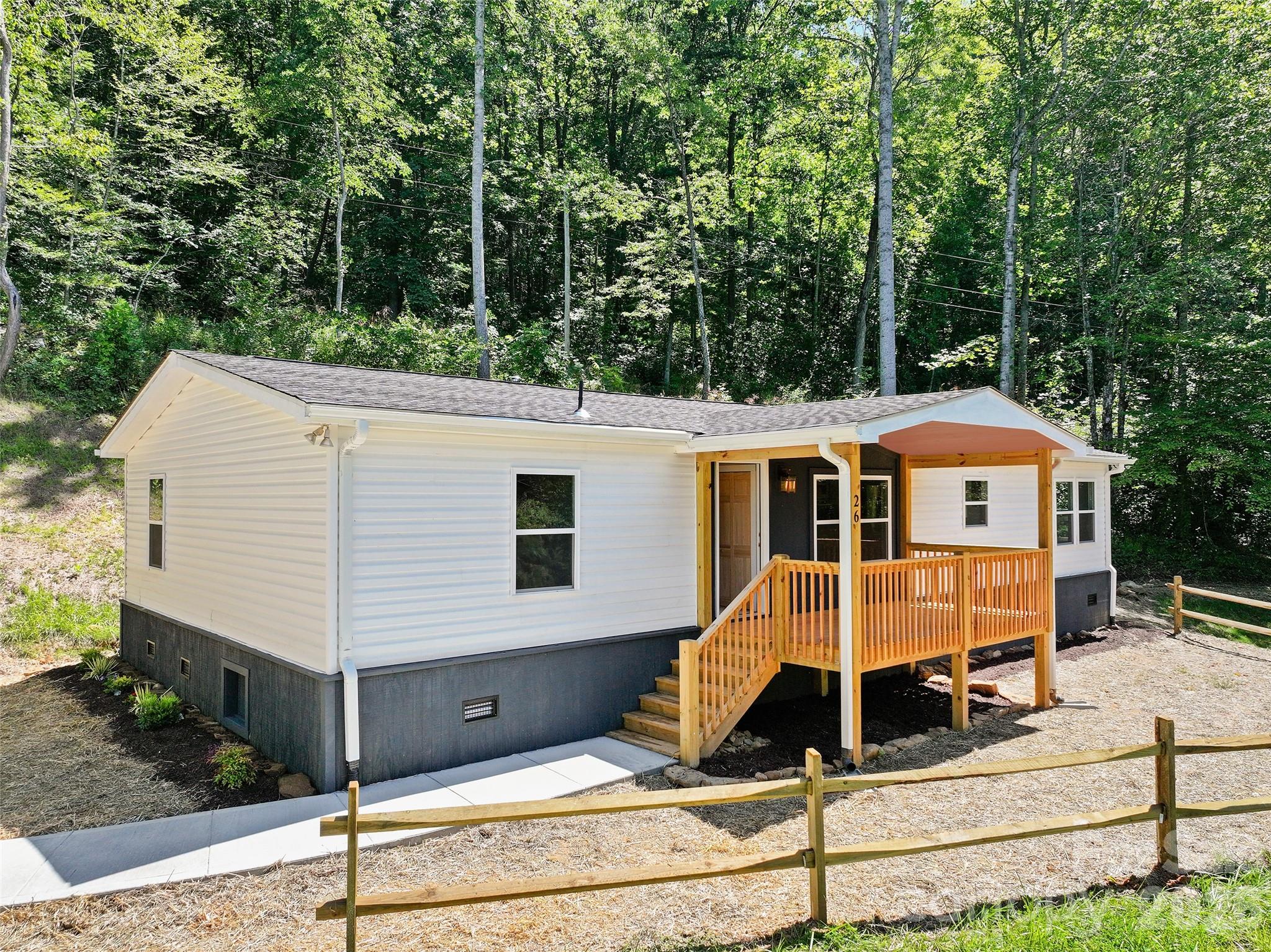 26 Lancelot Loop, Canton, NC. property listing photo