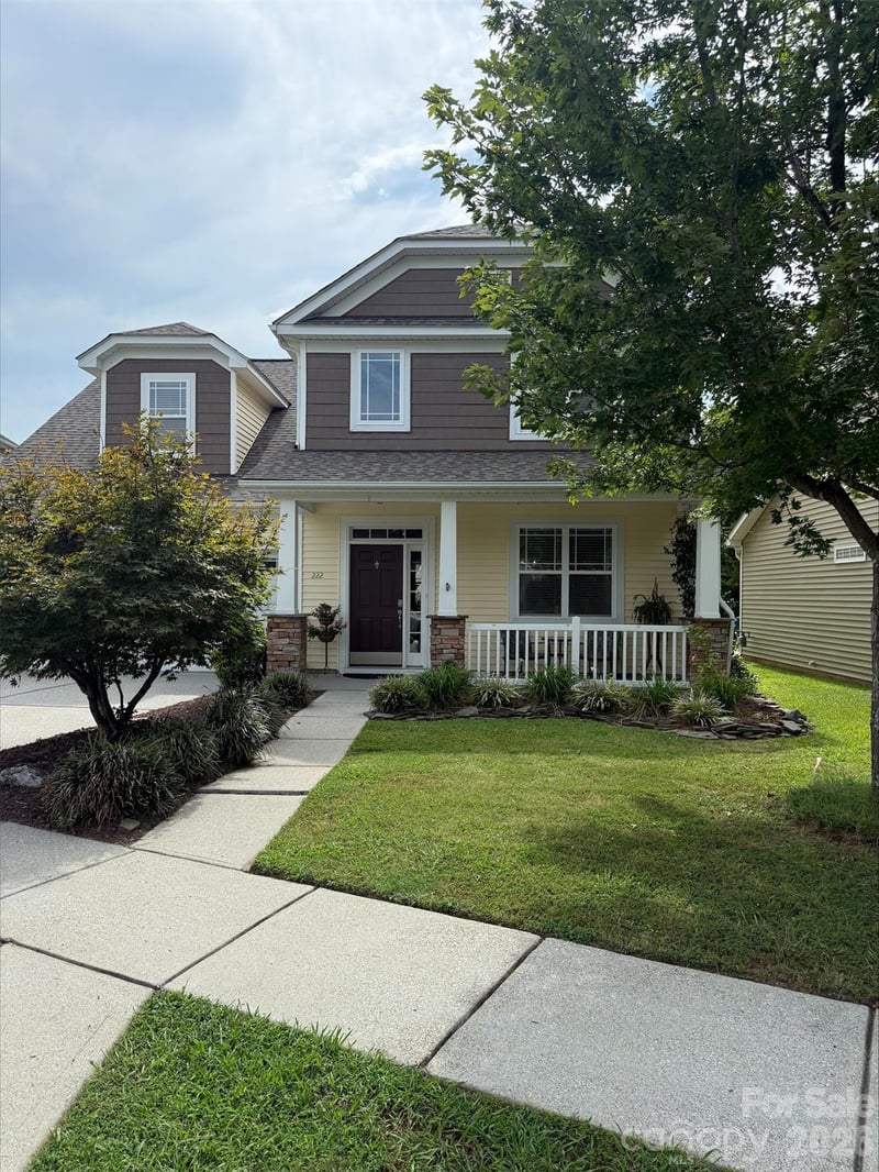 222 Juanita Drive, Pineville, NC - 4 beds, 2.5 baths, 2,450 sqft - $525,000