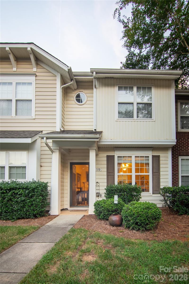 8310 Chaceview Court, Charlotte, NC - 2 beds, 2.5 baths, 1,142 sqft - $229,000