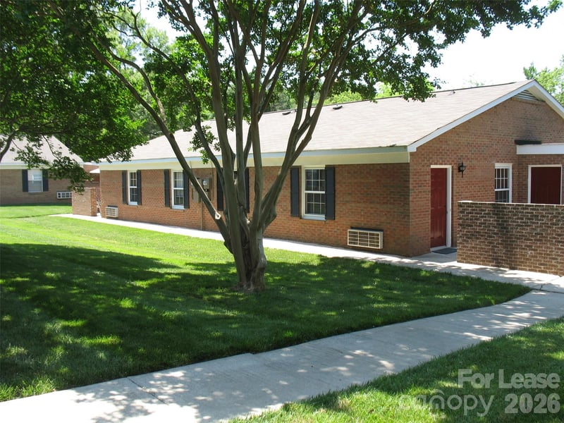 1306 Lomax Avenue A, Charlotte, NC - 1 bed, 1 bath, 600 sqft - $1,125