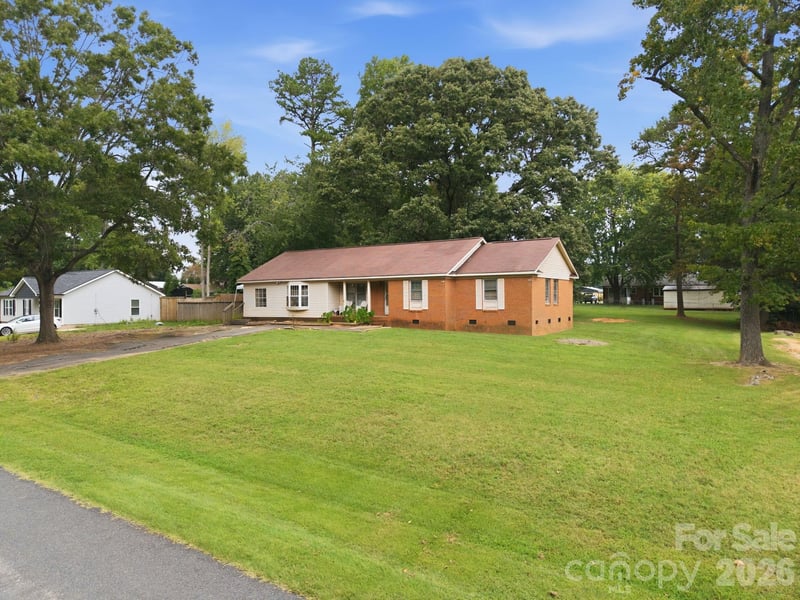205 Pine Court, China Grove, NC - 3 beds, 2 baths, 1,866 sqft - $175,000