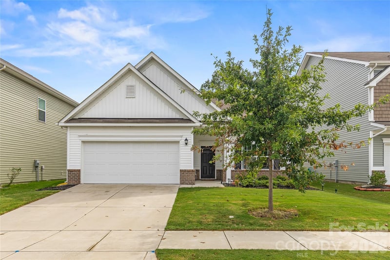 9022 Evercrisp Lane, Charlotte, NC - 3 beds, 2 baths, 1,823 sqft - $399,000