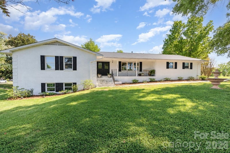 1041 Brawley School Road, Mooresville, NC - 3 beds, 3.5 baths, 3,827 sqft - $539,000