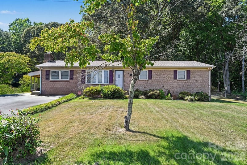 141 Howie Street, Mount Holly, NC - 3 beds, 2 baths, 1,452 sqft - $275,900