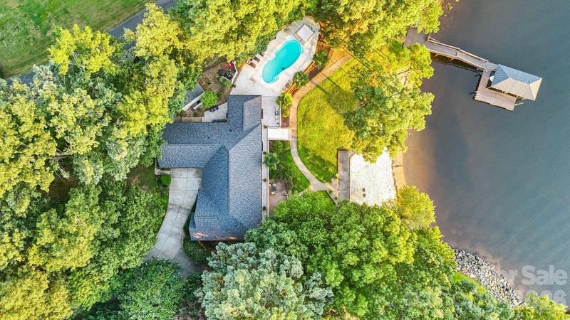 172 Mariner Pointe Lane, Mooresville, NC - 3 beds, 3 baths, 3,160 sqft - $2,497,999
