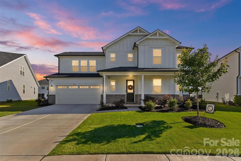 2621 Crimson Way, Monroe, NC - 4 beds, 3 baths, 2,770 sqft - $454,000