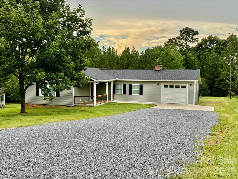 2213 Balmy Court, Lancaster, SC - 3 beds, 2.5 baths, 1,463 sqft - $339,000