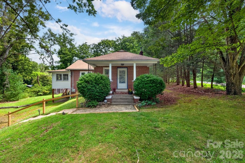 178 Shope Creek Road, Asheville, NC - 2 beds, 1 bath, 962 sqft - $385,000