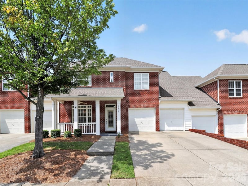 19419 Beaufain Street, Cornelius, NC - 4 beds, 3.5 baths, 2,575 sqft - $639,000