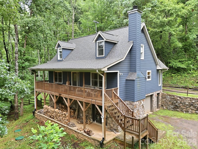 291 Merrills Chase Road, Asheville, NC - 3 beds, 2.5 baths, 1,735 sqft - $675,000