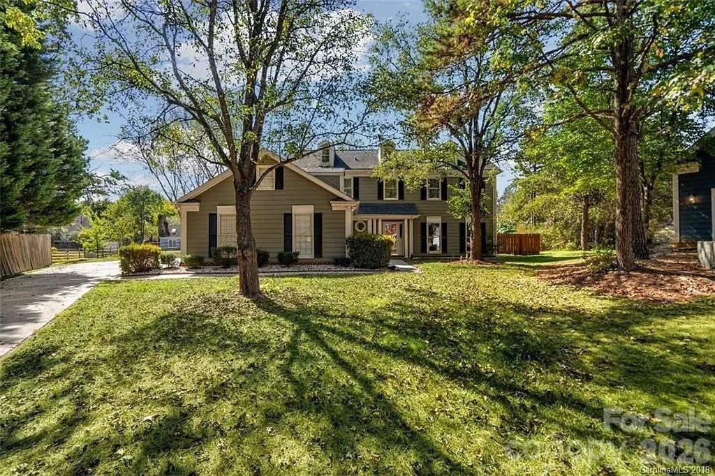 3709 Stoneglen Path, Charlotte, NC. property listing photo
