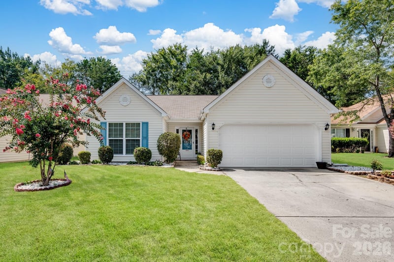 12714 Cedar Crossings Drive, Charlotte, NC - 3 beds, 2 baths, 1,285 sqft - $350,000