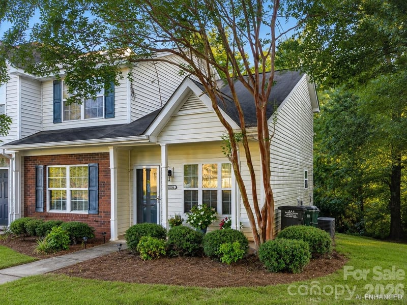 10106 Ballyclare Court, Charlotte, NC - 3 beds, 2.5 baths, 1,425 sqft - $345,000