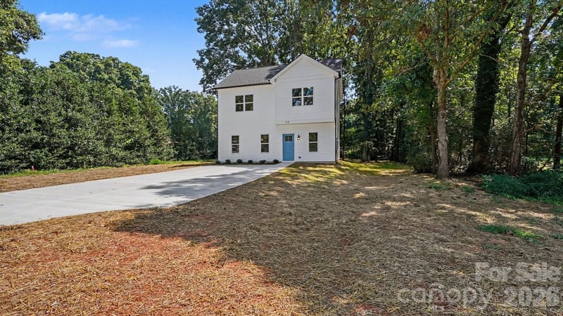 113 Little John Road, Statesville, NC - 3 beds, 2.5 baths, 1,555 sqft - $289,000