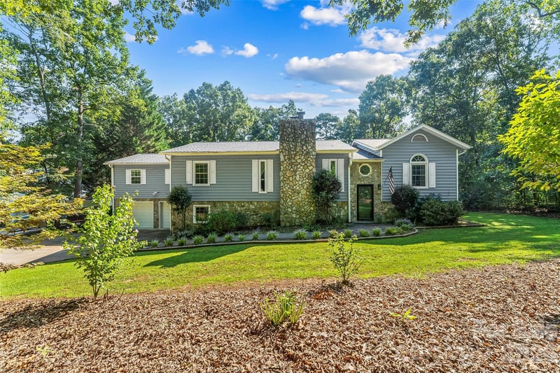 5468 Valley Run Street, Hickory, NC - 3 beds, 3 baths, 2,112 sqft - $569,999