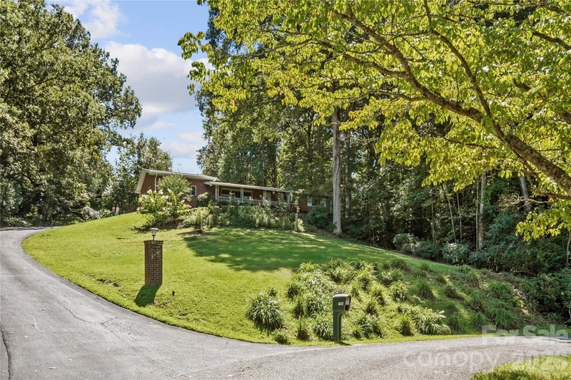 106 Holly Lane, Brevard, NC - 3 beds, 3 baths, 1,863 sqft - $485,000