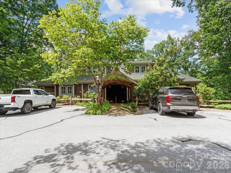250 Creekside Way C202, Burnsville, NC - 2 beds, 2 baths, 1,250 sqft - $399,000