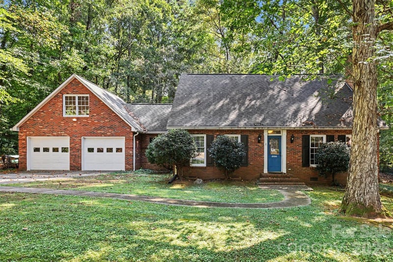 2156 Olde Creek Road, Rock Hill, SC - 3 beds, 2.5 baths, 1,912 sqft - $460,000