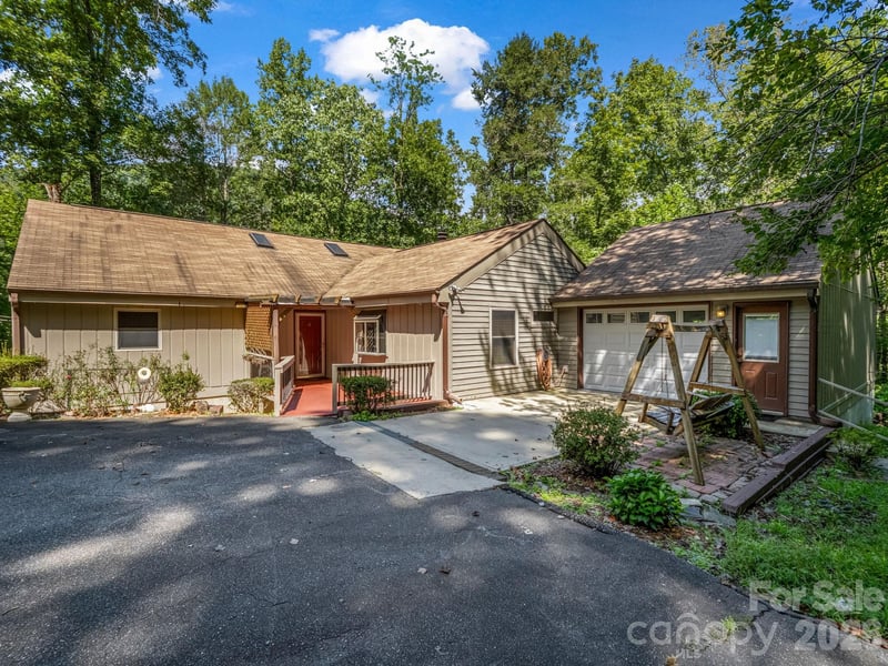 111 Buckeye Road, Lake Lure, NC - 3 beds, 3.5 baths, 3,064 sqft - $425,000