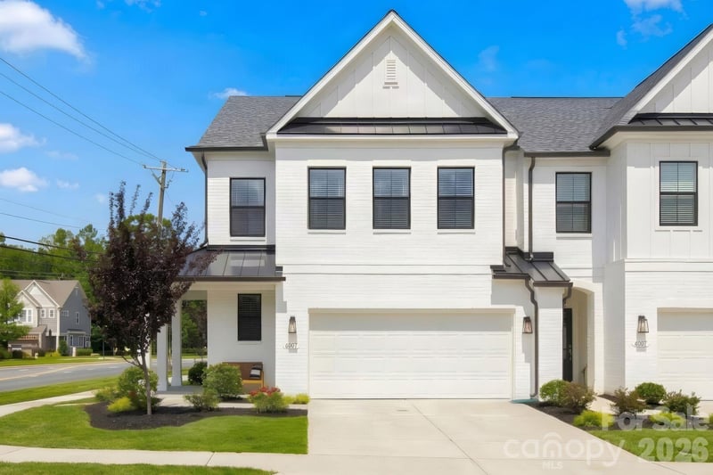 6007 Mariemont Circle, Charlotte, NC - 3 beds, 2.5 baths, 2,419 sqft - $665,000