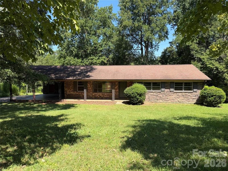517 Goldwater Street, Shelby, NC - 4 beds, 2 baths - $197,000