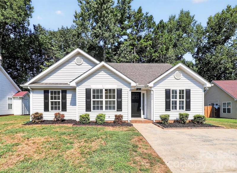 6111 Country Walk Drive, Charlotte, NC - 3 beds, 2 baths, 1,405 sqft - $330,000
