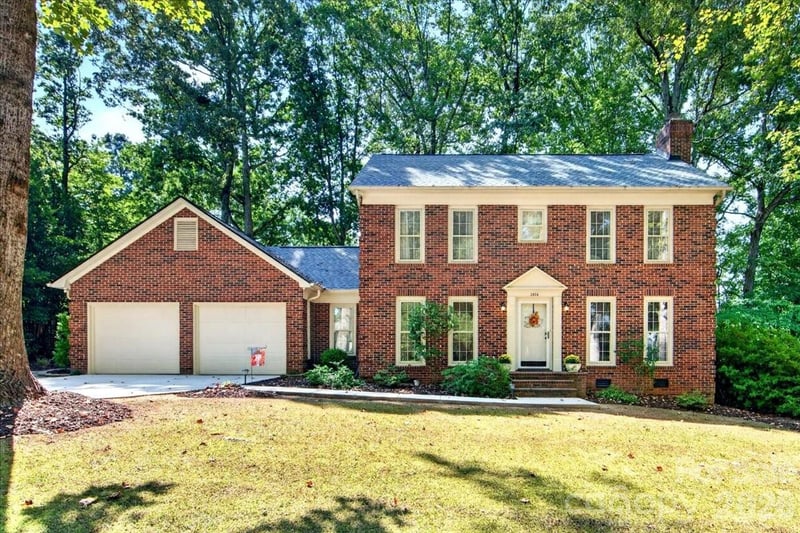 2036 Kilkenney Hill Road, Matthews, NC - 3 beds, 2.5 baths, 1,801 sqft - $525,000