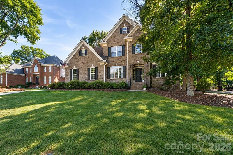 2612 Albatross Lane, Matthews, NC - 4 beds, 2.5 baths, 2,802 sqft - $689,900