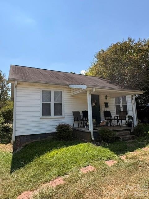 142 E Catawba Avenue, Mount Holly, NC - 2 beds, 1 bath, 728 sqft - $225,000