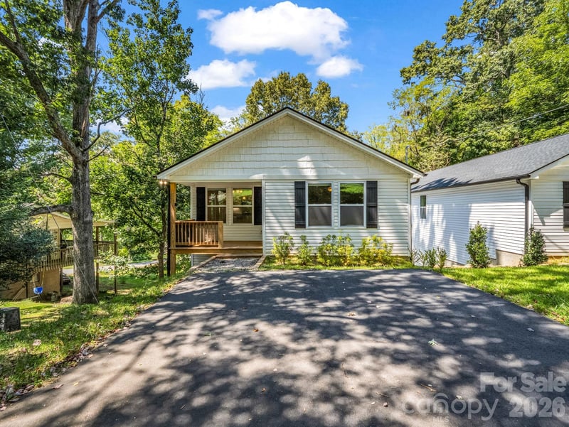 92 Lakeside Drive, Asheville, NC - 3 beds, 2 baths, 1,327 sqft - $379,000