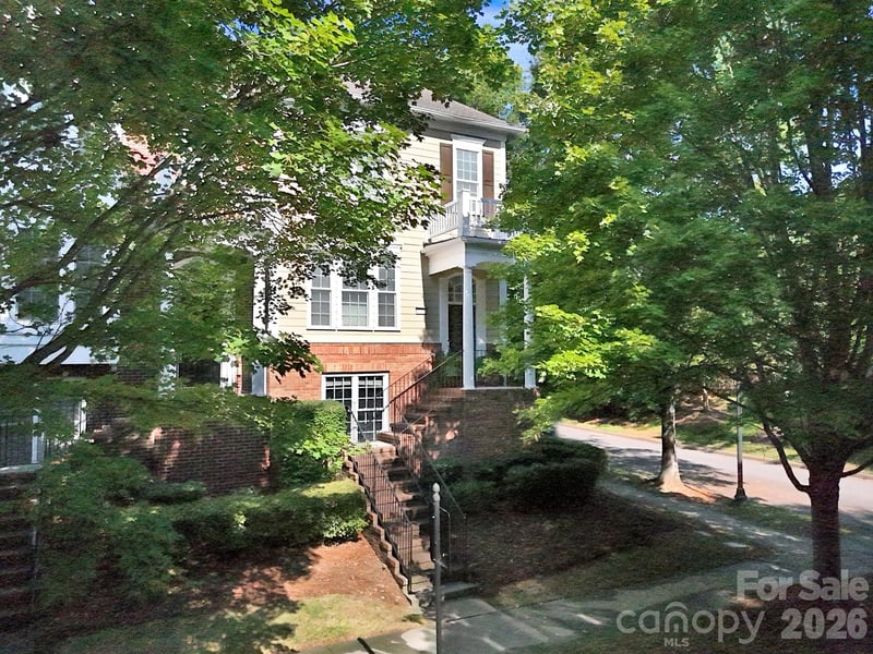 927 Lyndley Drive, Fort Mill, SC - 4 beds, 3.5 baths, 1,849 sqft - $439,000