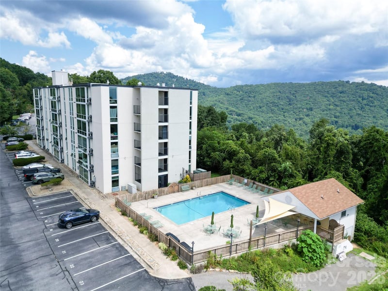 647 Town Mountain Road Apt 211, Asheville, NC - 1 bed, 1 bath, 601 sqft - $193,000