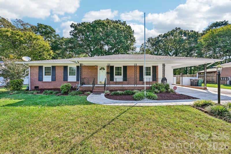 1926 Taylor Drive, Gastonia, NC - 4 beds, 3 baths, 2,148 sqft - $299,000
