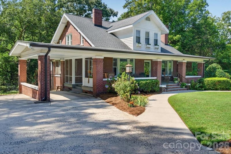 1035 S Belvedere Avenue, Gastonia, NC - 4 beds, 3 baths, 2,833 sqft - $499,000