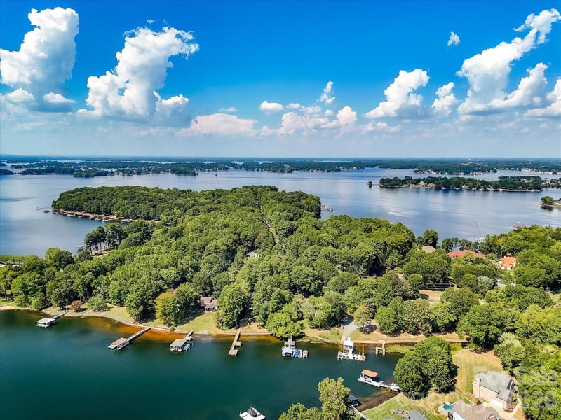 16211 Terry Lane, Huntersville, NC - 4 beds, 5.5 baths, 6,664 sqft - $3,200,000