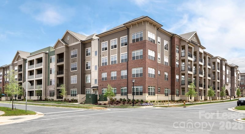 5350 Pinehurst Park Drive Brasswood, Charlotte, NC - 1 bed, 1 bath, 749 sqft - $1,785/mo