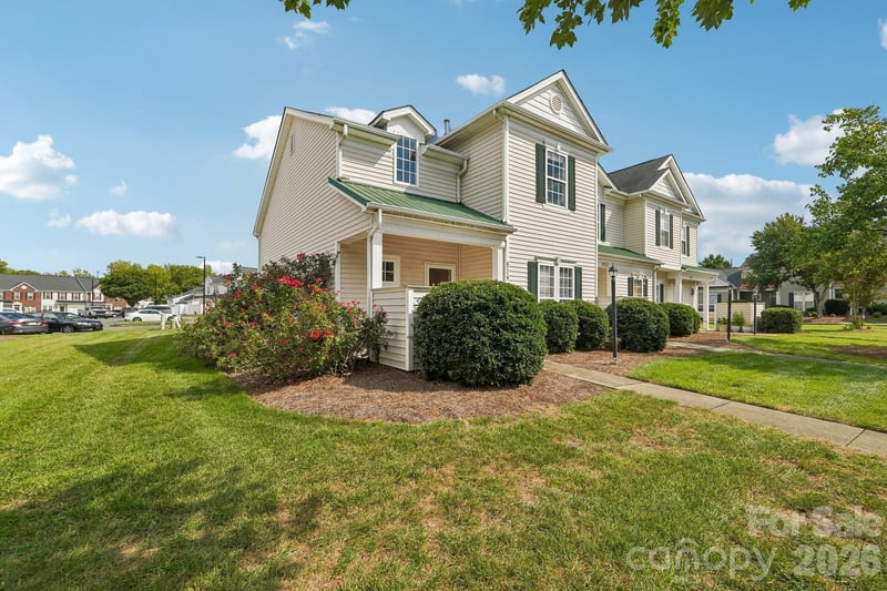 6219 Tyrel Lane, Harrisburg, NC - 3 beds, 2 baths, 1,595 sqft - $285,000